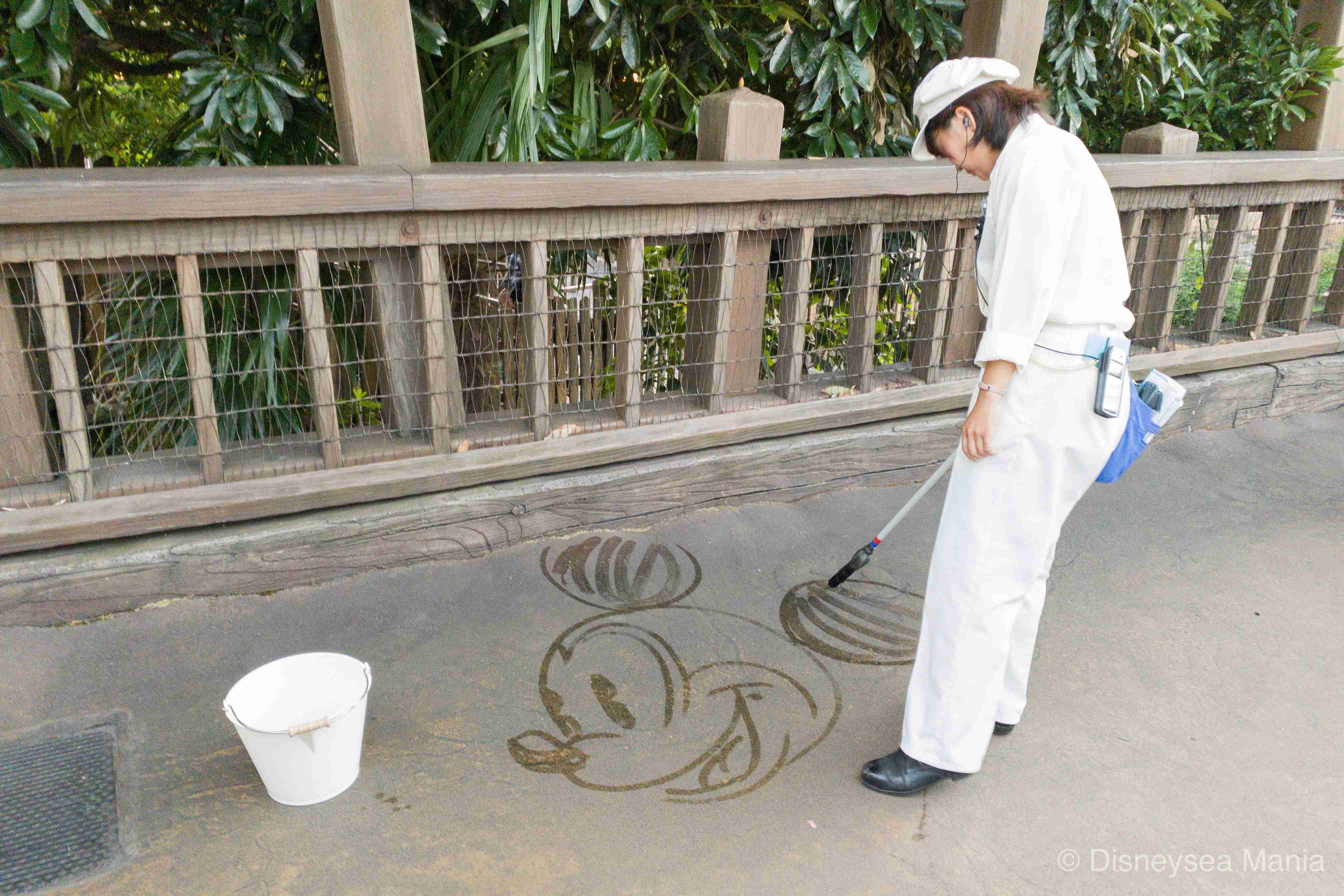 東京ディズニー1万2400円チケット値上げの裏で「バイト時給」に恩恵はあったか？