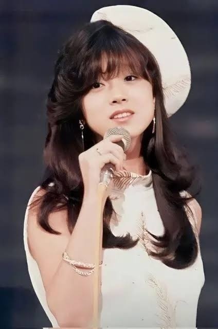 中森明菜、ディナーショー告知ビジュに「ブランクありすぎて」“激変” ぶりにファン驚き…いまなお強いトップアイドル時代の印象