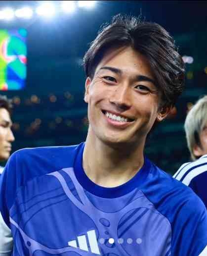 中村敬斗はルイ・ヴィトン、堂安律と板倉滉は“ブルー”エルメス…機内バッグは高級ブランド続々