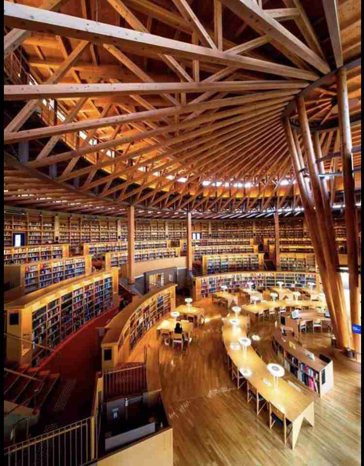 新しいお洒落な図書館が羨ましい