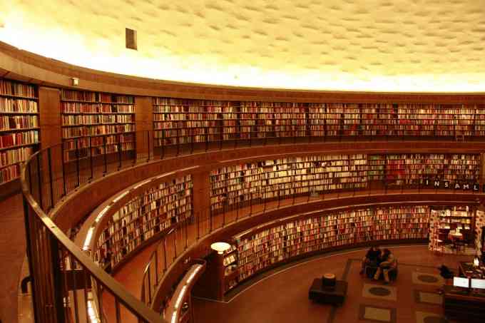 新しいお洒落な図書館が羨ましい