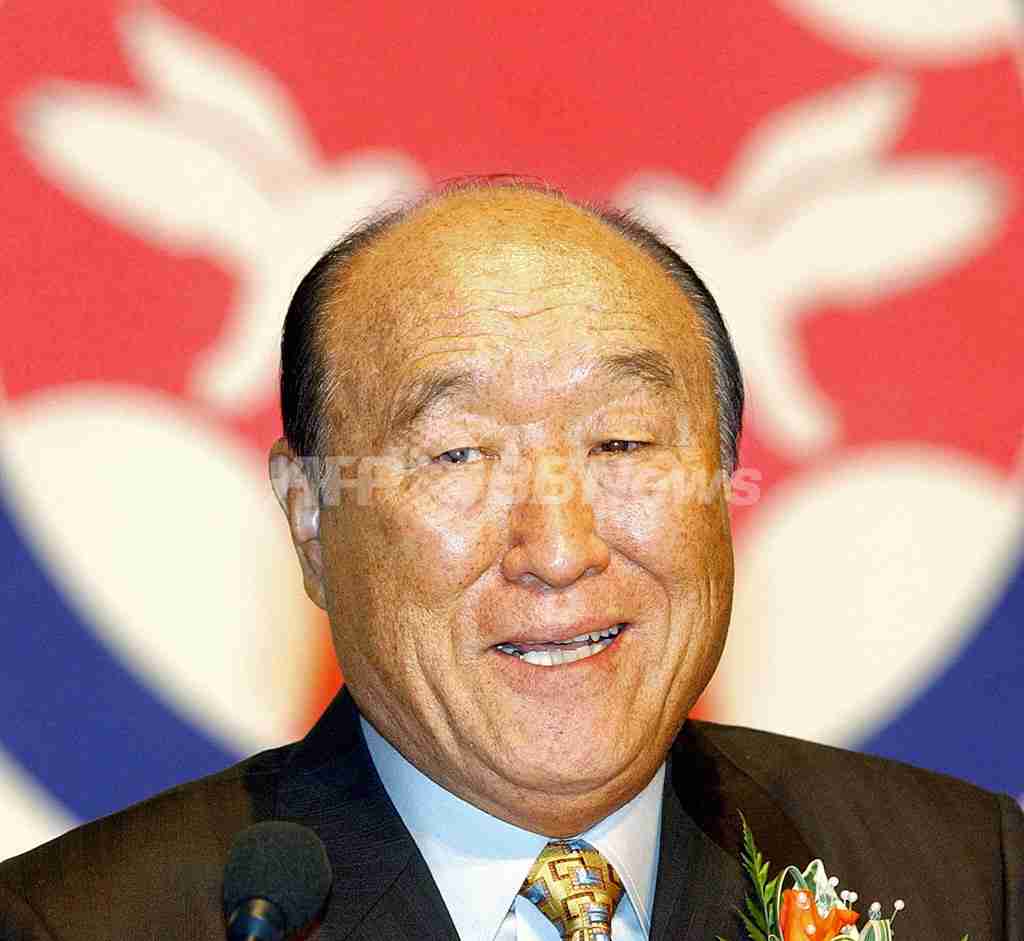 「身体接触が禁じられたのに、橋本さんと抱き合うシーンが脚本に…」 佐藤二朗が明かす「結局、脚本を書き換える事態に」