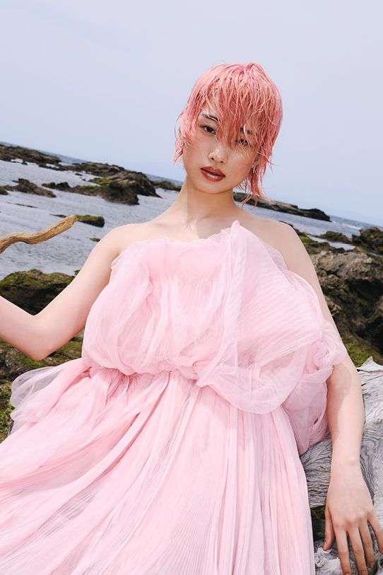 派手髪の人ー🙋‍♀️