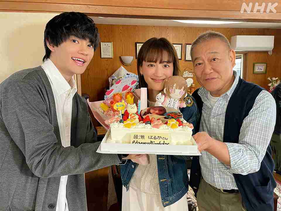 「働き過ぎ」が心配される綾瀬はるか　石原さとみに鈴木亮平もいる「ホリプロ」が“綾瀬頼み”をやめられない理由