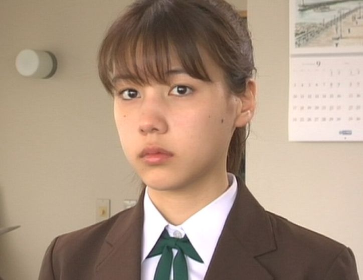 仲里依紗『ぐるナイ』で見せた “ぷっくり唇” に「どしたん?」視聴者から集まる注目…ファッション&メイクで追求する “海外ギャル” スタイル