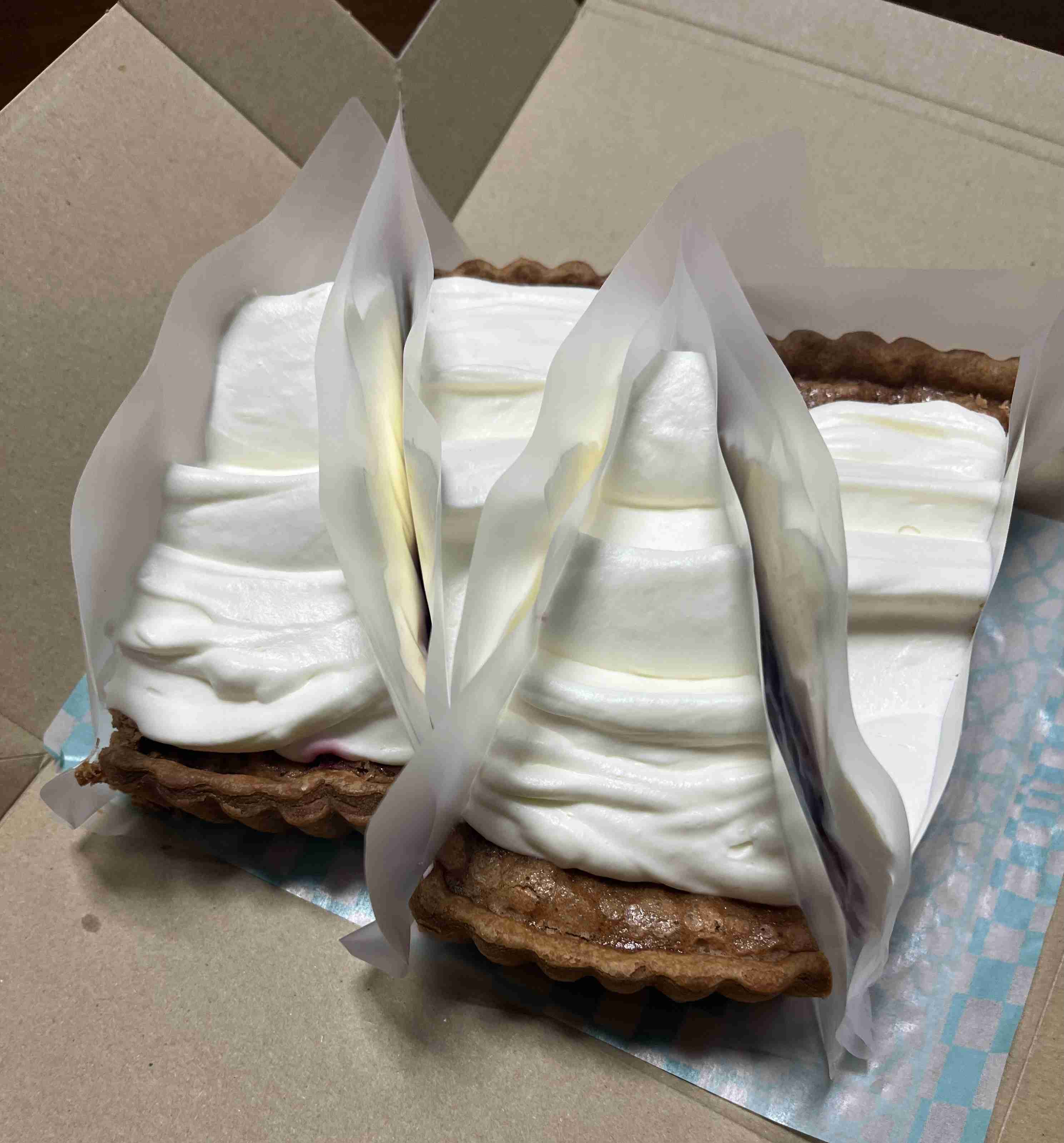 娘に“キルフェボン”の「1切4000円のタルト」をねだられあ然… 普段「1切380円のケーキ」のわが家には“高級すぎ”ですよね？「価格が高い＝価値がある」？ 節約・ぜいたくの考え方