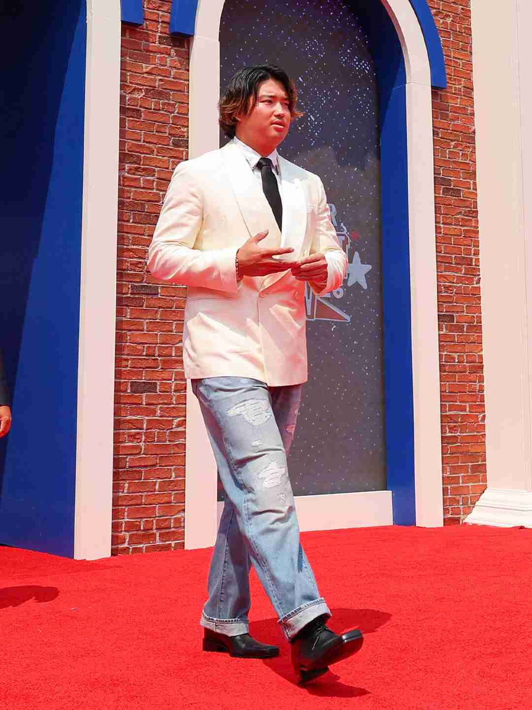 村上宗隆「うるせえと思ってます」 低かった下馬評に“本音” 通訳は直訳せずマイルド対応