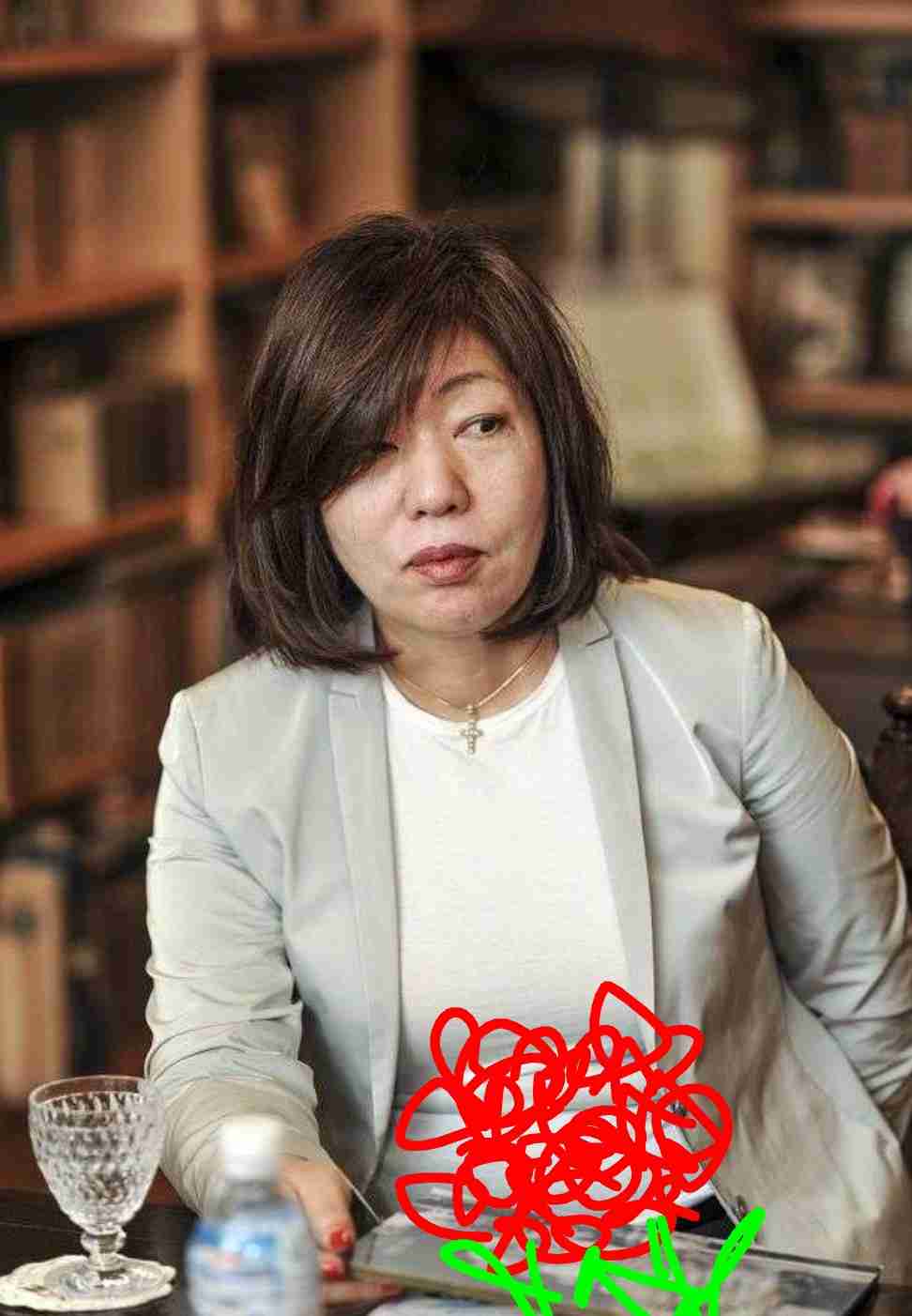 年を取ったらTシャツとデニムは＜鬼門＞…作家・林真理子「『いつまでも白いTシャツが似合うあなた』は幻想にすぎない」