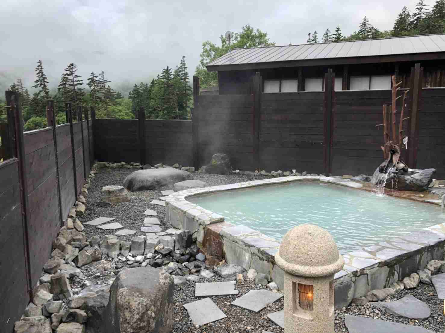 携帯に保存してある温泉街の画像を見せて下さい！♨️
