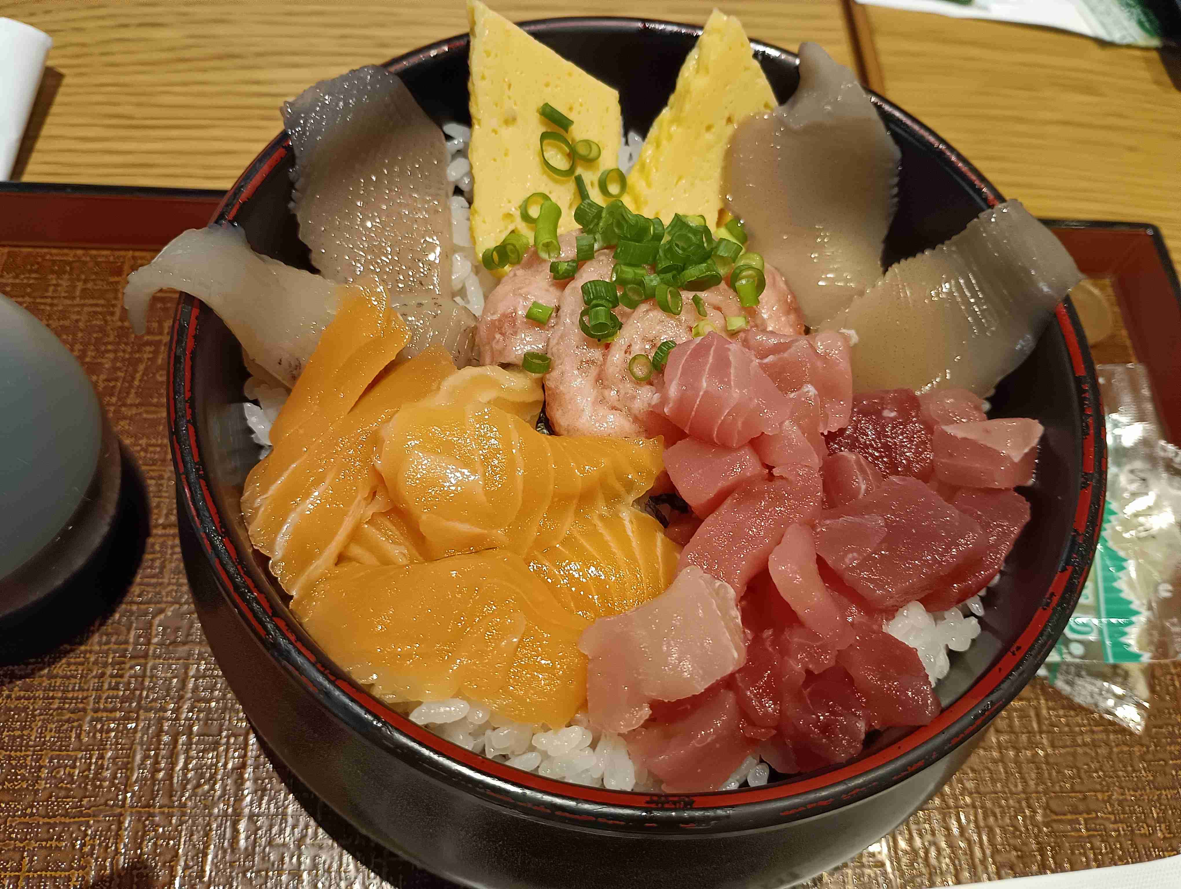 3品使って海鮮丼作るなら何を選びますか?
