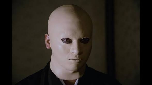 ミュージシャン・清春、“独特な箸の持ち方” に一部視聴者がドン引き…過去にも注目集めた “マナー論争”