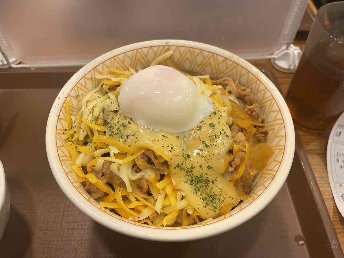 チーズ牛丼を注文するのが恥ずかしいです