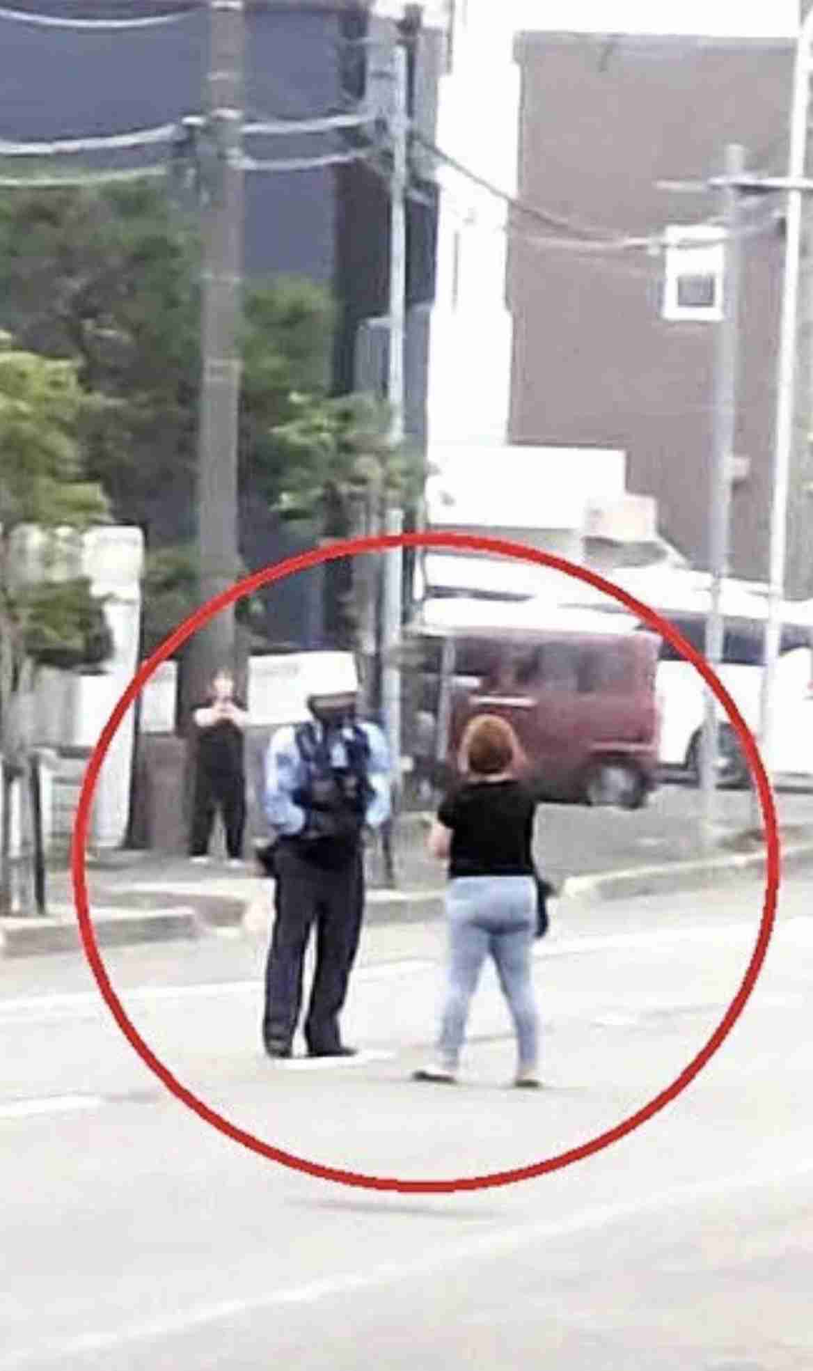 刃物を向けたまま接近する女に警察官が上空へ拳銃を発砲　銃刀法違反の疑いで自称無職の女（42）を逮捕　弾丸は捜索中　北海道恵庭市