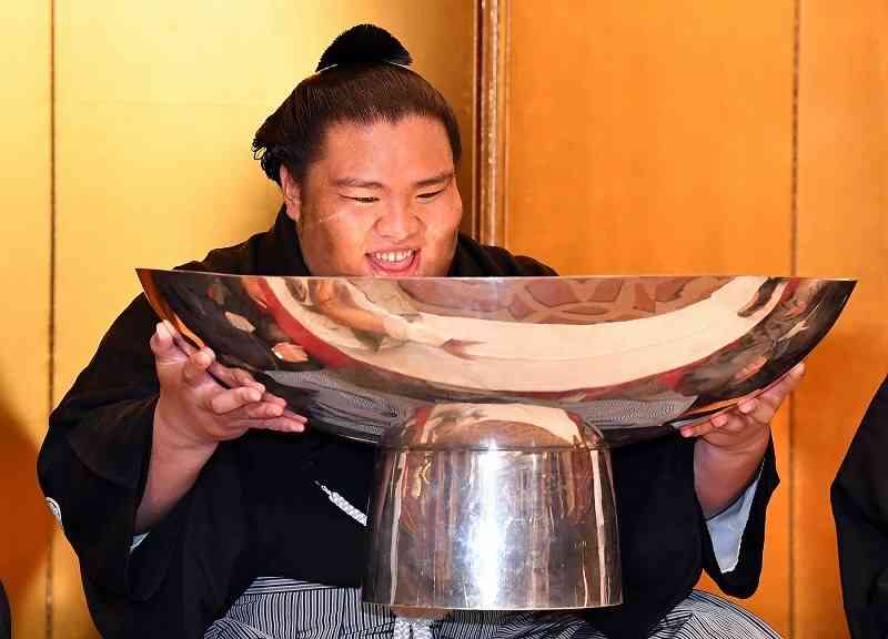 飲み物によってコップ使い分けてますか？