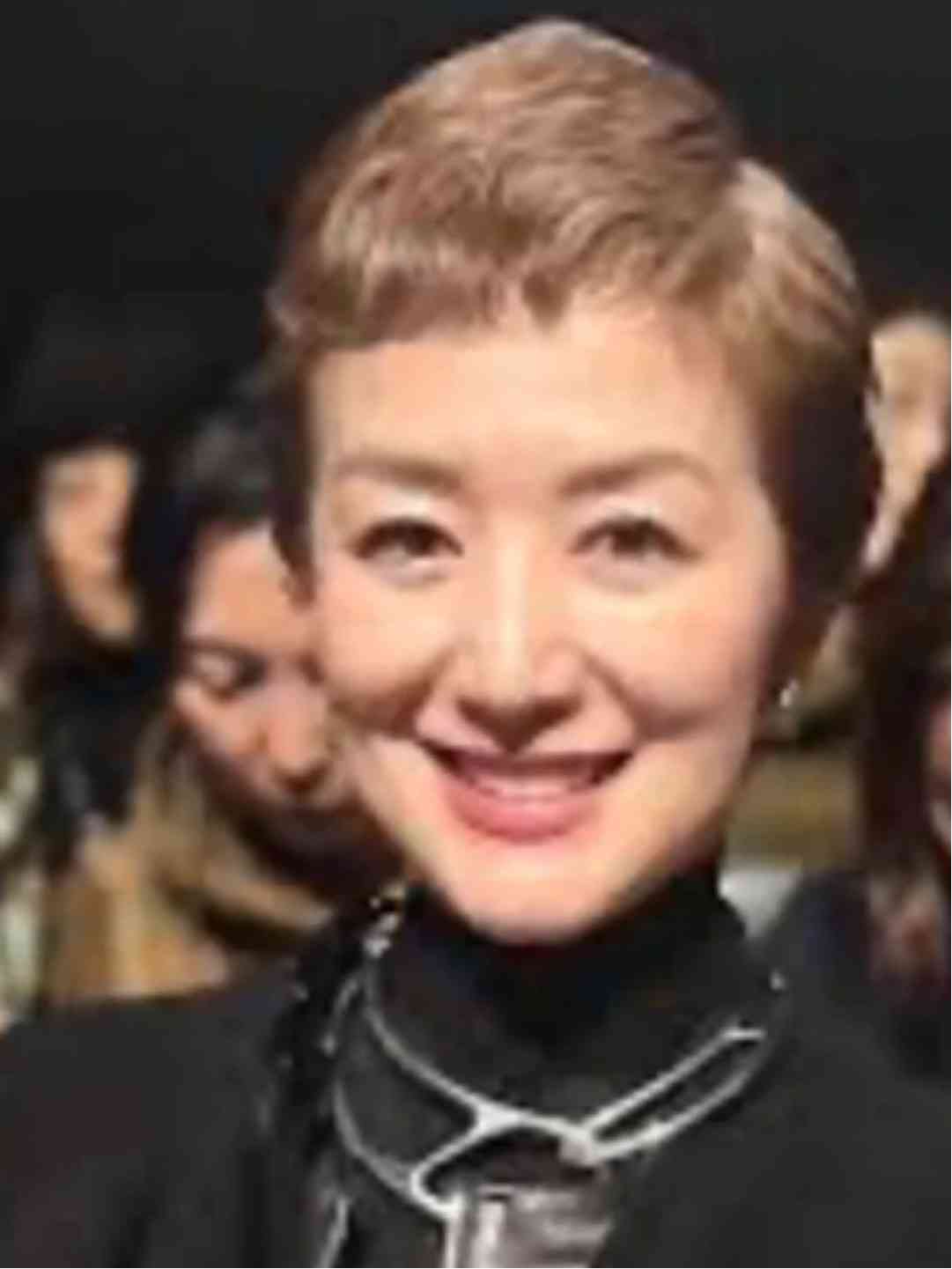 美人にしか許されない髪型