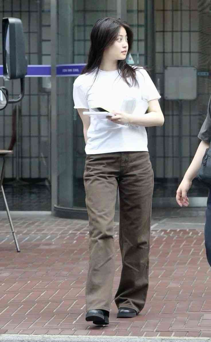 有名人の私服ダサいとオシャレな私服を交互に貼るトピ Part6