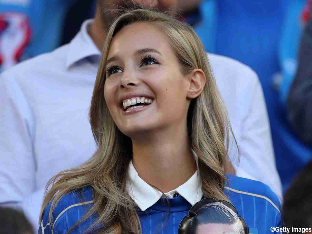 【W杯】スペイン代表と交際の美女インフルエンサーの人気が急上昇　語っていた“年収70億円男”との出会い