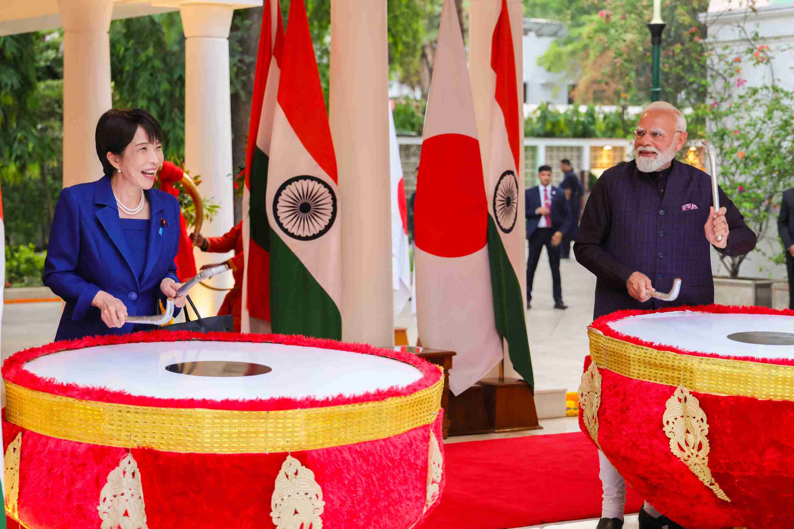 高市首相にジュエリーベストドレッサー賞特別賞　国会緊迫の中