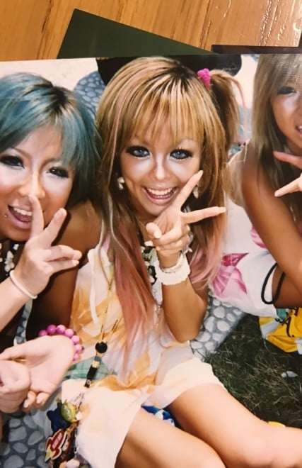 娘の化粧がケバい