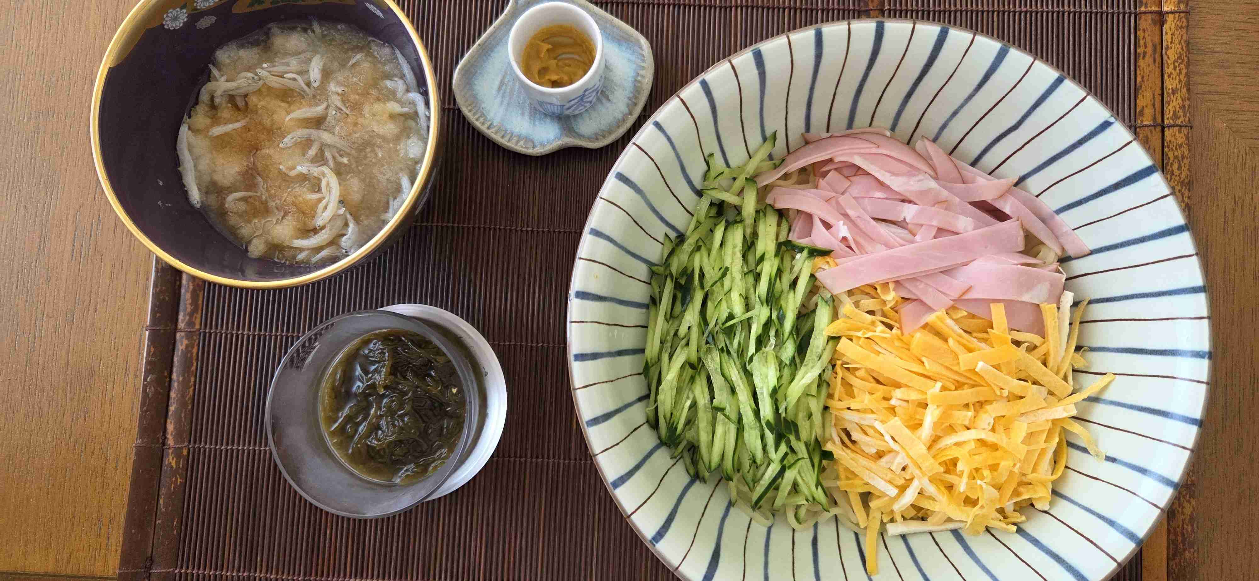 丁寧に食事