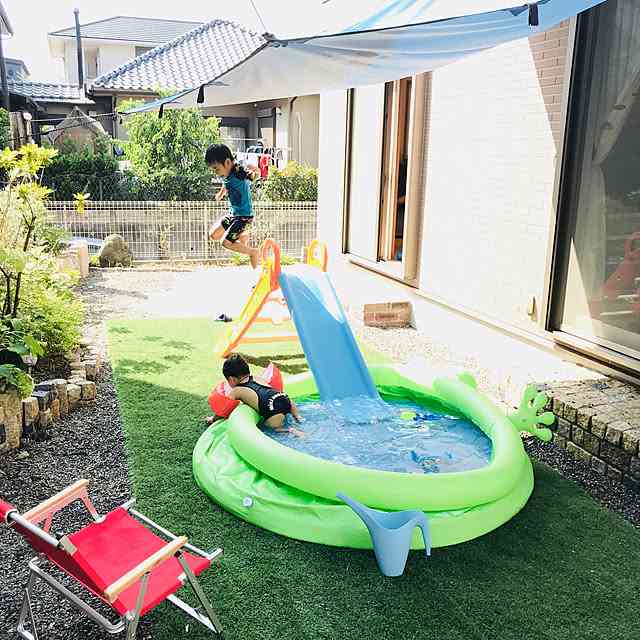 お庭プールやってますか?