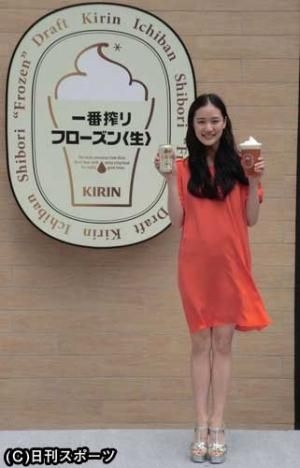 「これで40とかやばい」芸能界復帰から2年…沢尻エリカの最新ショットに驚きの声続々「いくらでもやっていける、、、」「しかし…」