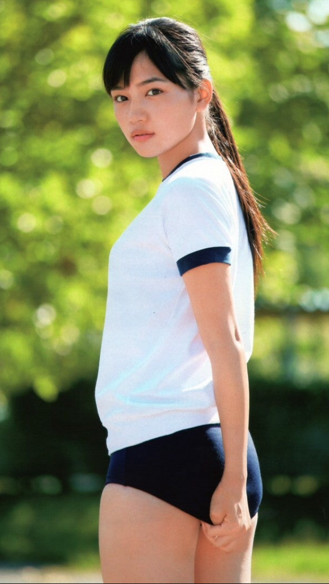 川口春奈&サッカー日本代表・板倉滉「匂わせゼロ婚」でも隠しきれなかったセレブすぎる1000万円の“愛の証”