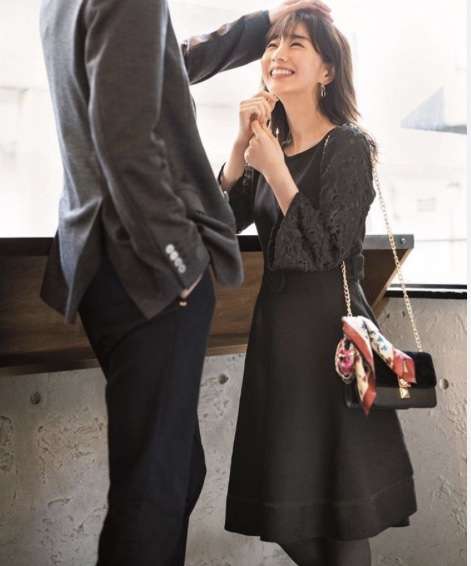 田中みな実 亀梨和也と結婚&妊娠発表後初登場、10cm超ヒール&背中も横も攻めたドレスで祝福に笑顔「ありがとうございます」おなかふっくら