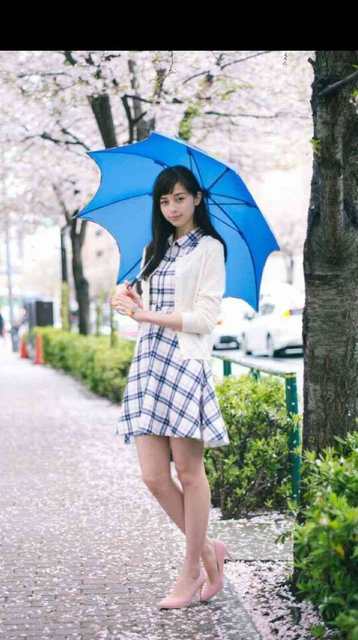 傘をさしてる芸能人が見たい☔️