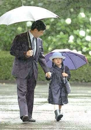傘をさしてる芸能人が見たい☔️