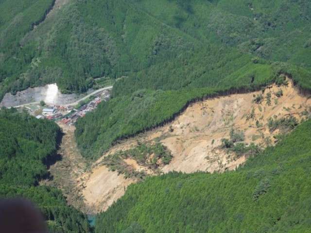 ネパール洪水　日本人5人と連絡とれず　ツアーに参加か　157人死亡外国人観光客ら484人行方不明　中国側でも被害