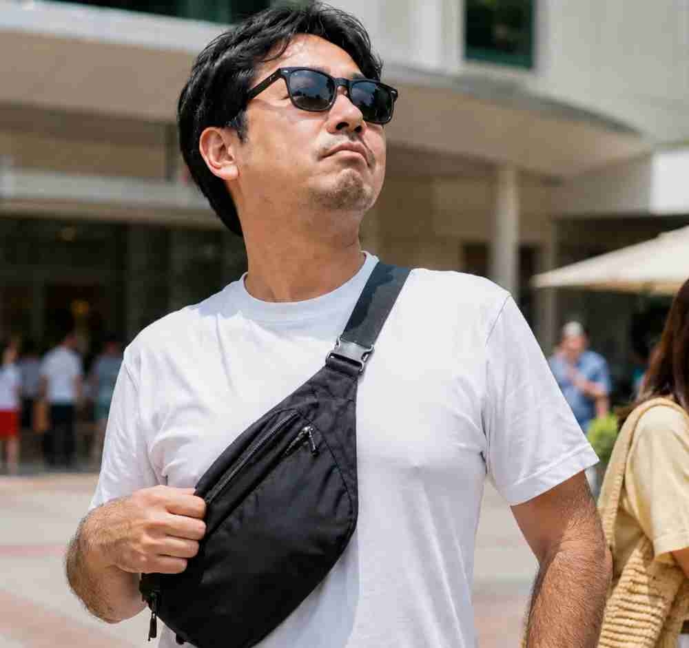 都庁のハーフパンツ出勤で論争に。職場で許される肌見せと「太もも・胸元出しはやりすぎ」と言われる決定的な理由