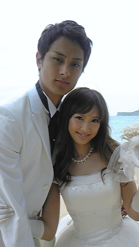 40歳迎えたダルビッシュと妻・聖子さんが結婚10周年! 思い出の「コートウェディング」ショット披露
