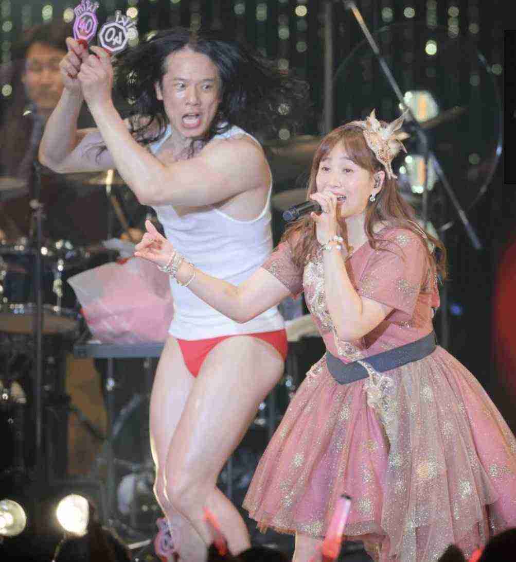 なかやまきんに君&庄司智春“筋肉芸人”に藤本美貴が挟まれる「筋肉とミキティーと筋肉」「とんでもない目の保養」「お二人とも素晴らしい身体」