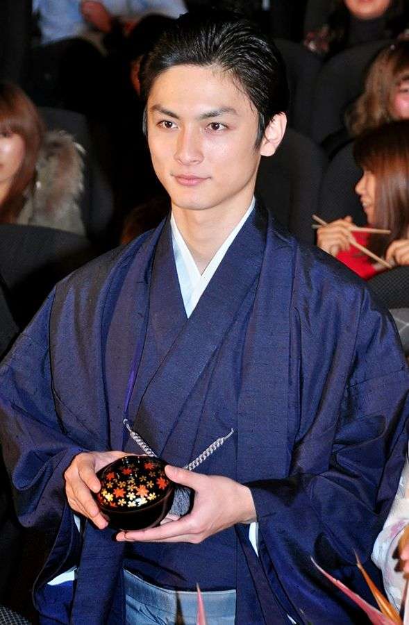 【画像】昭和顔イケメン