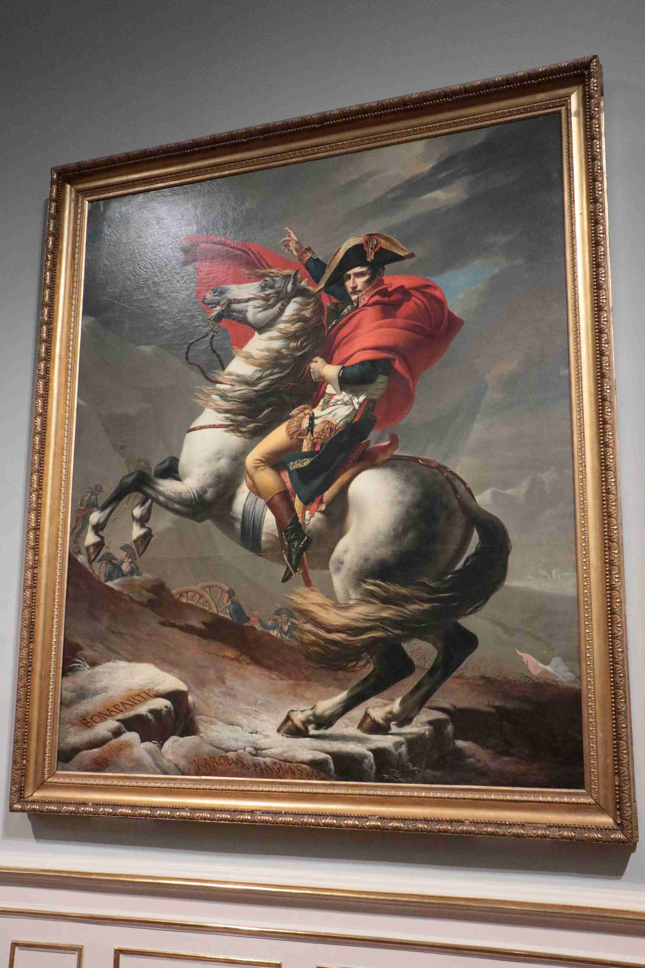 絵画の動物を貼るトピ