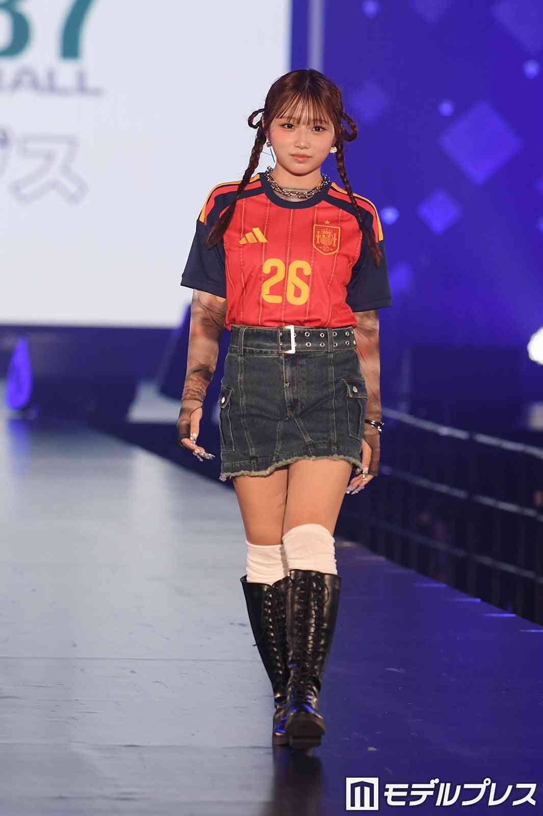 辻希美、ハワイ写真で「娘の足にモザイク」　子育て世代から称賛「娘さんを守ろうと…」「いい母すぎる」