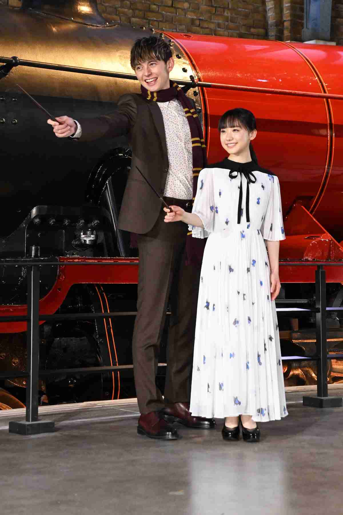 芦田愛菜、“耳かけショート”激変で「大人ぽいな」ファン驚嘆…芸歴19年で“SNS未解禁”貫くも持たれる“親近感”