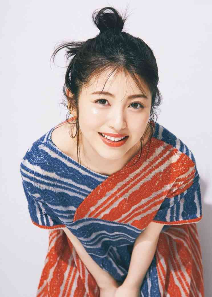 【画像】有名人のお団子ヘアが見たい