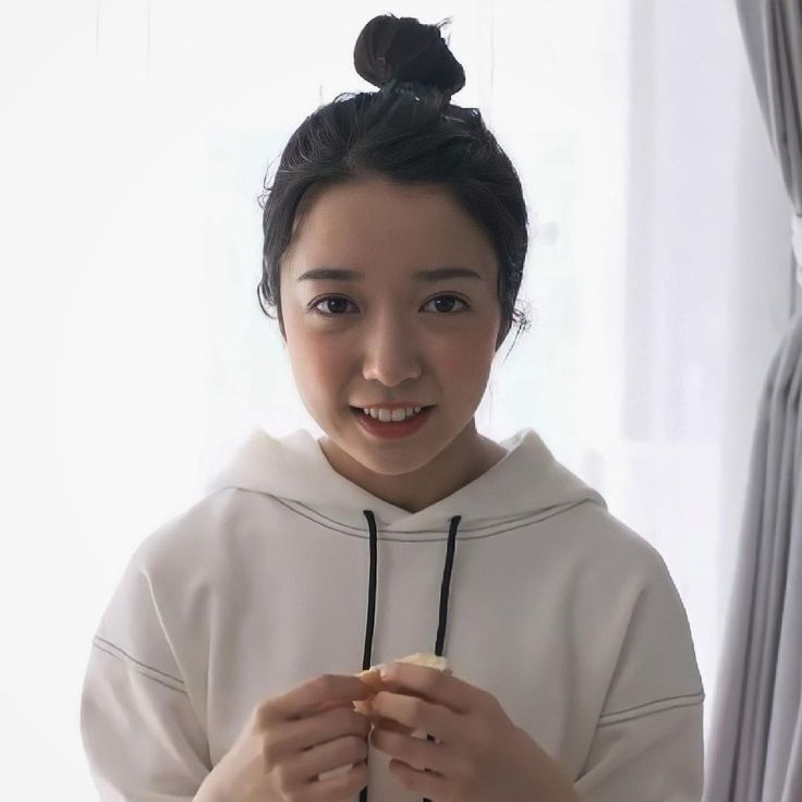 【画像】有名人のお団子ヘアが見たい