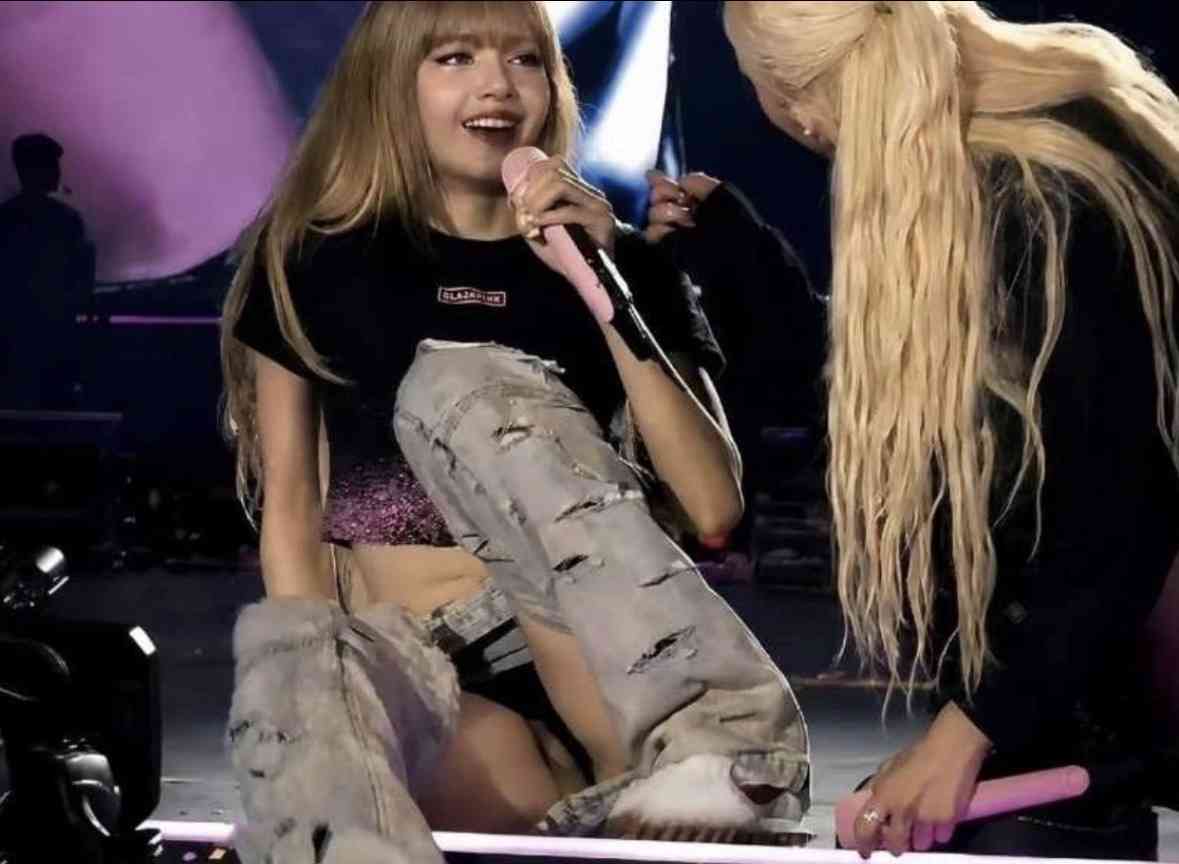 「毛に厳しいの日本だけ」BLACKPINK・リサ　水着ショットで写り込んだ産毛に脱毛論争勃発…“時代と逆行”の指摘も反対意見が相次いだワケ