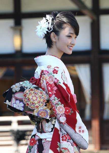 横顔が綺麗な有名人
