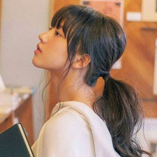 横顔が綺麗な有名人