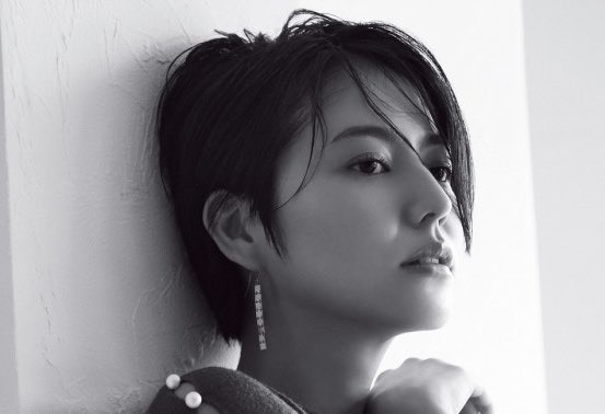 横顔が綺麗な有名人