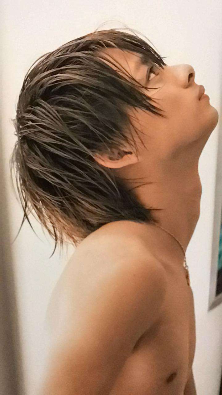 横顔が綺麗な有名人