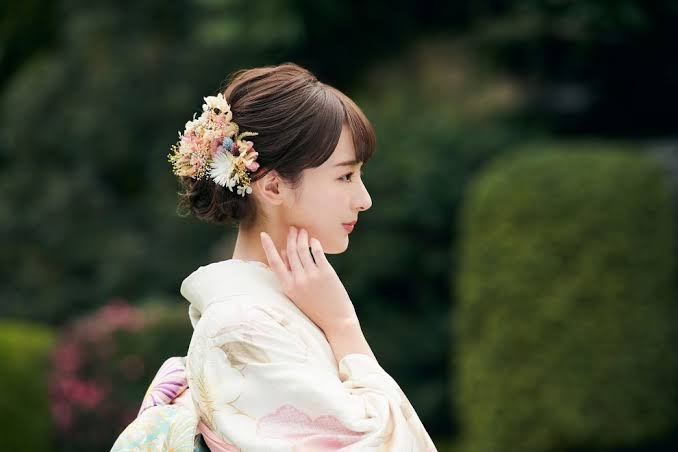横顔が綺麗な有名人