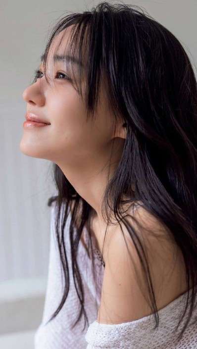 横顔が綺麗な有名人