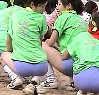 高校の卒業アルバムを見るとドキッとする