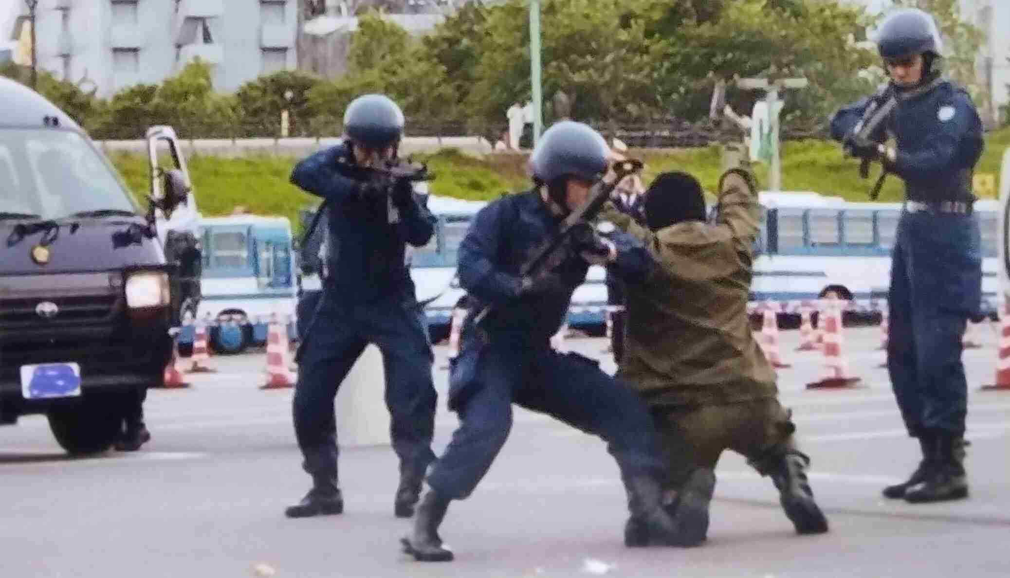 【速報】警察官が刃物を持った男に発砲 男は搬送先の病院で死亡 大阪・河内長野市