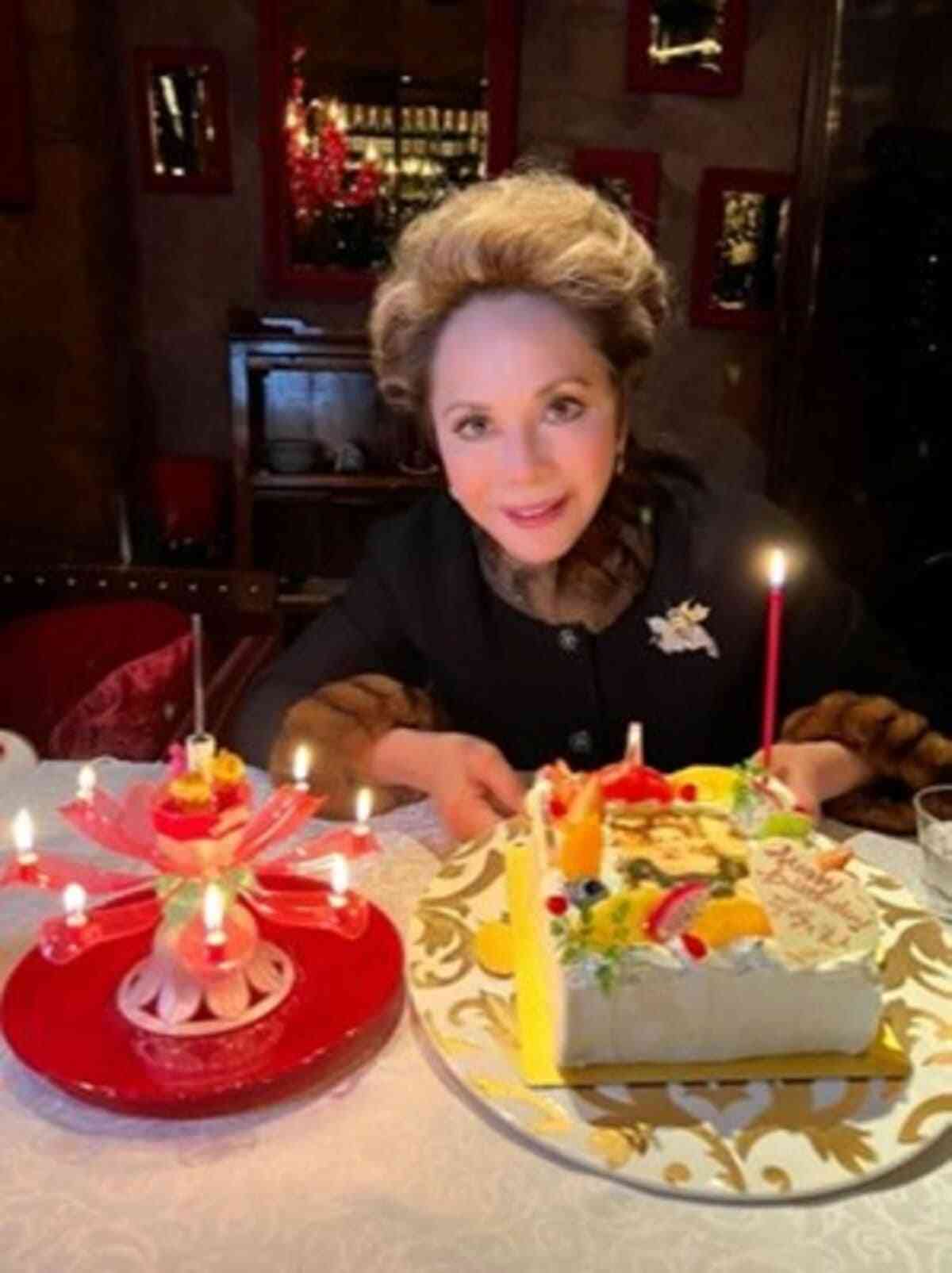 芸能人が誕生日を祝ってる画像を貼るトピ